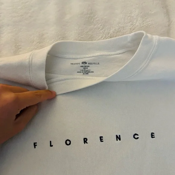 Brandy Melville Florence Italy top 🇮🇹 - Picture 2 of 8